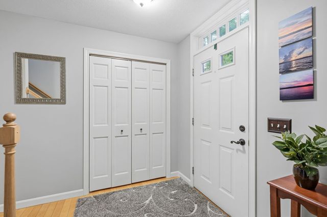 19 Tamarack Lane, Amherst, NH 03031