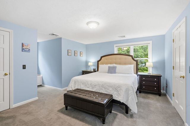19 Tamarack Lane, Amherst, NH 03031