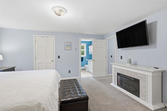 19 Tamarack Lane, Amherst, NH 03031