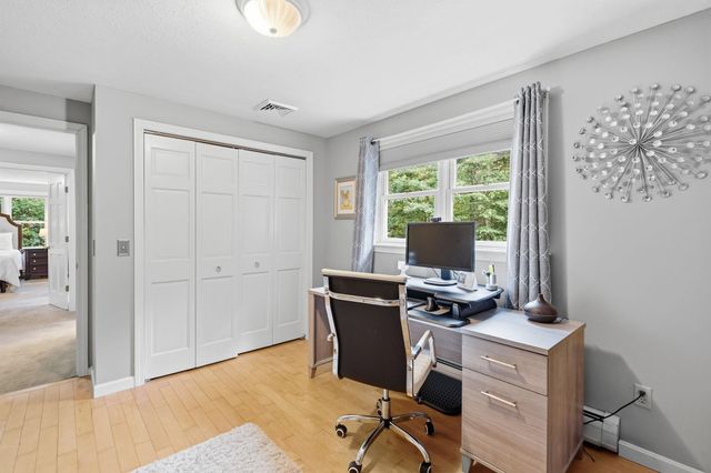 19 Tamarack Lane, Amherst, NH 03031