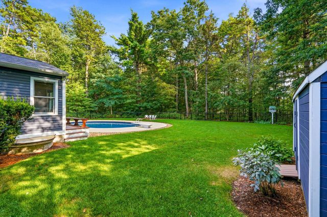 19 Tamarack Lane, Amherst, NH 03031