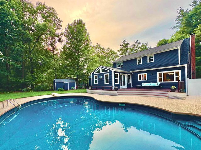 19 Tamarack Lane, Amherst, NH 03031
