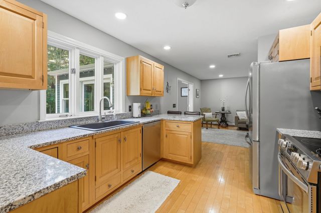 19 Tamarack Lane, Amherst, NH 03031