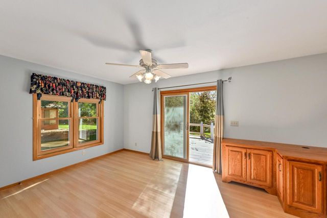 965 E Twin Oaks DRIVE, Oak Creek, WI 53154