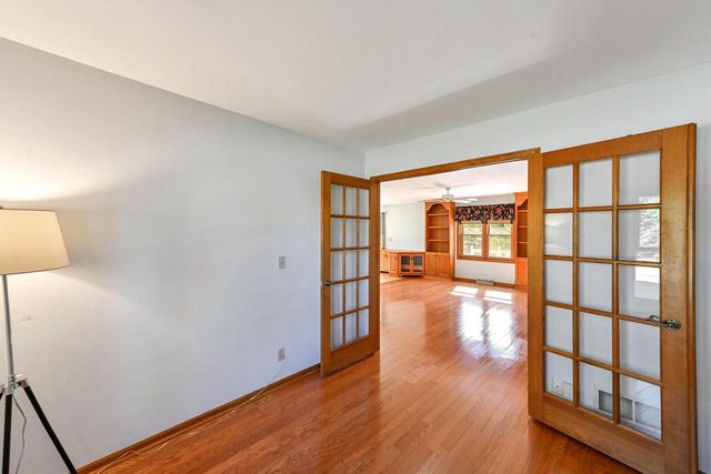 965 E Twin Oaks DRIVE, Oak Creek, WI 53154