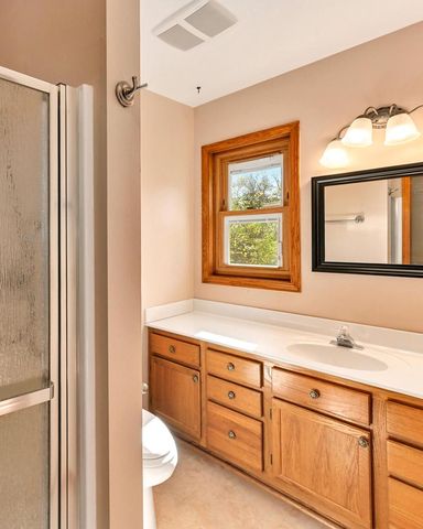 965 E Twin Oaks DRIVE, Oak Creek, WI 53154