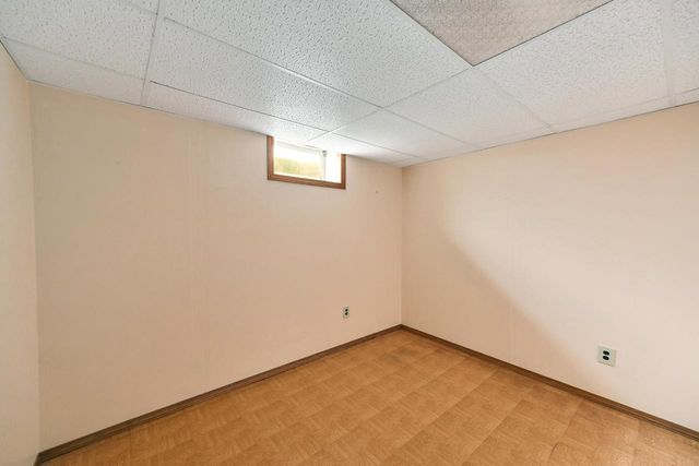 965 E Twin Oaks DRIVE, Oak Creek, WI 53154