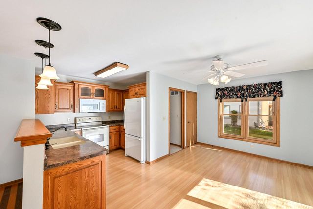 965 E Twin Oaks DRIVE, Oak Creek, WI 53154