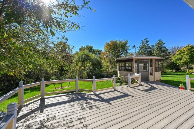 965 E Twin Oaks DRIVE, Oak Creek, WI 53154