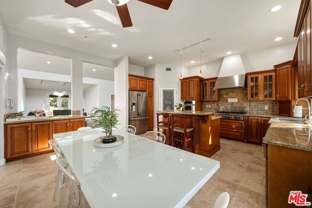 3701 Kanan Road, Agoura Hills, CA 91301