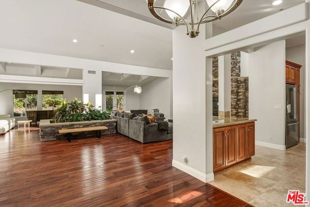 3701 Kanan Road, Agoura Hills, CA 91301