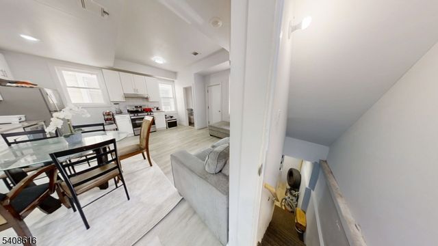 368 Elm St, Newark City, NJ 07105