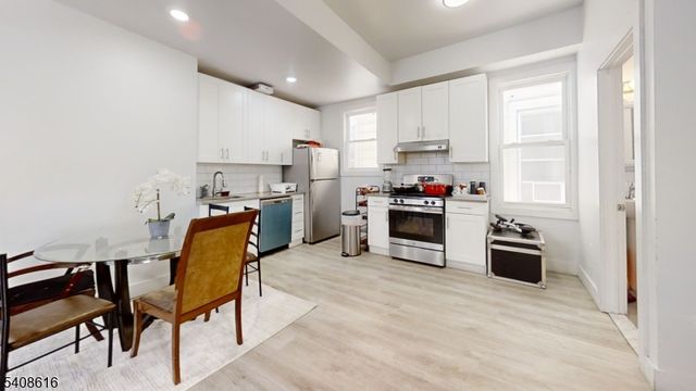 368 Elm St, Newark City, NJ 07105