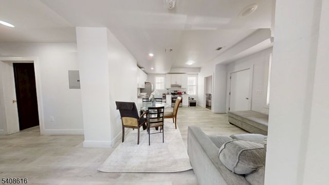 368 Elm St, Newark City, NJ 07105