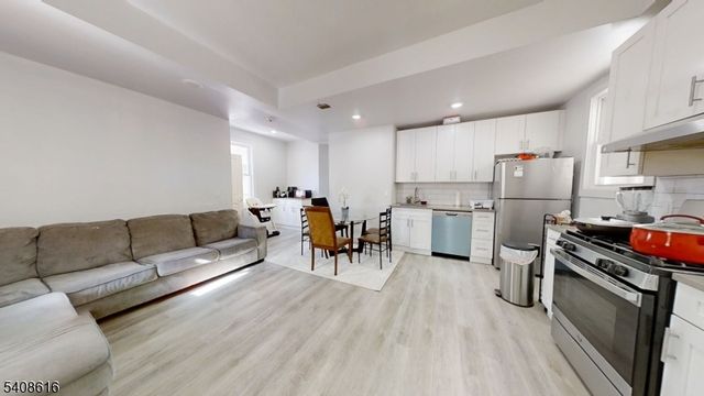 368 Elm St, Newark City, NJ 07105