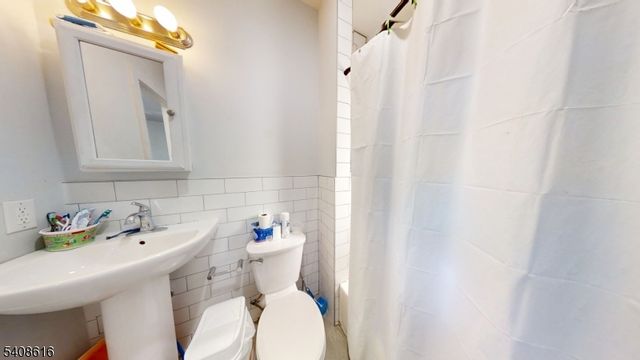 368 Elm St, Newark City, NJ 07105