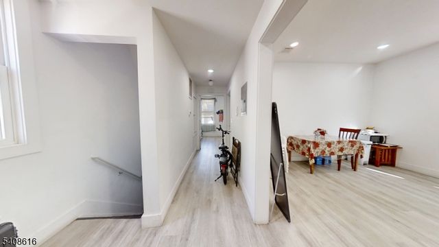 368 Elm St, Newark City, NJ 07105