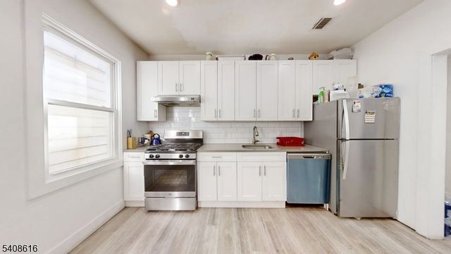 368 Elm St, Newark City, NJ 07105