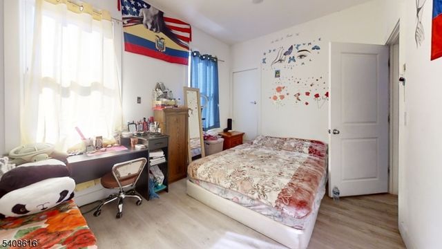 368 Elm St, Newark City, NJ 07105