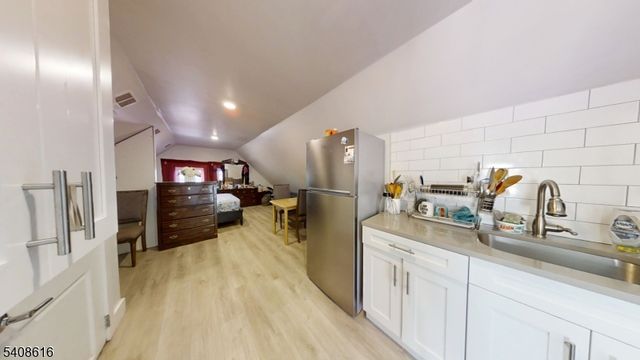 368 Elm St, Newark City, NJ 07105