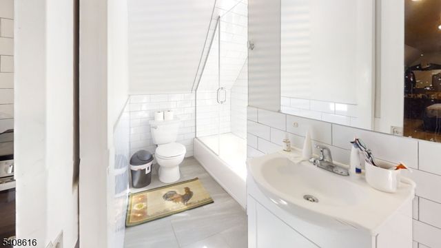 368 Elm St, Newark City, NJ 07105