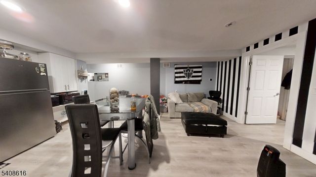 368 Elm St, Newark City, NJ 07105