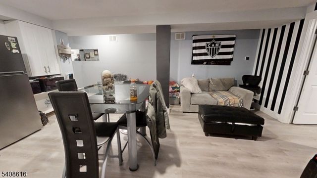 368 Elm St, Newark City, NJ 07105