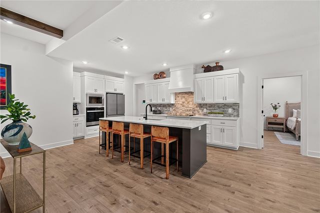 19 Canobie Lane, Bella Vista, AR 72715