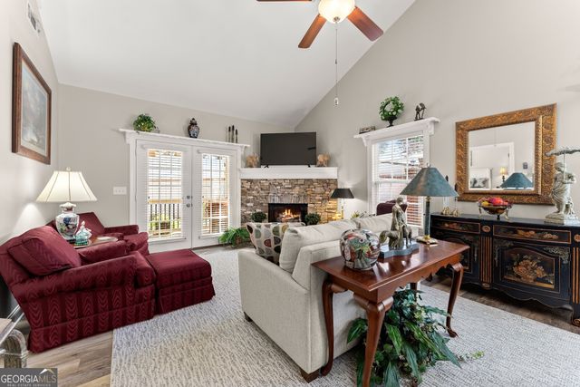 92 Colonial Drive 1, Cleveland, GA 30528