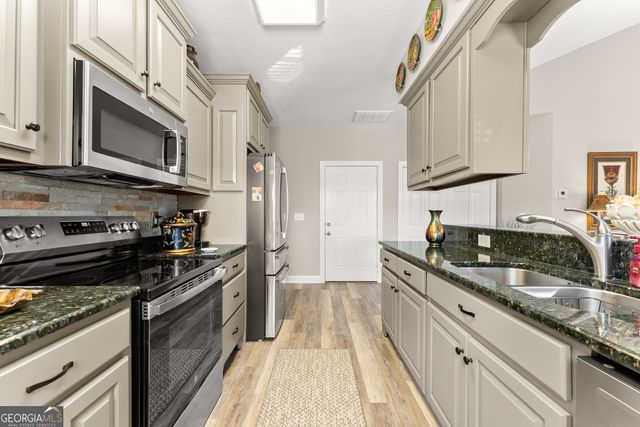 92 Colonial Drive 1, Cleveland, GA 30528
