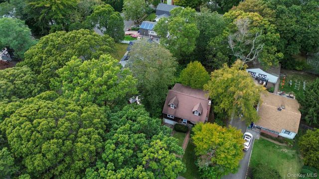 23 Pearwood Drive, Huntington Station, NY 11746