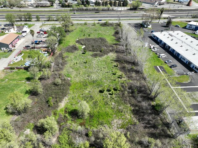 5216 Westside Road, Redding, CA 96001