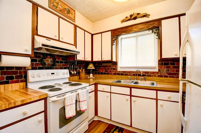 305 21st Ave S Apt 115, Myrtle Beach, SC 29577