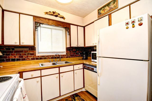 305 21st Ave S Apt 115, Myrtle Beach, SC 29577