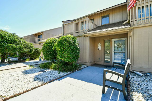 305 21st Ave S Apt 115, Myrtle Beach, SC 29577