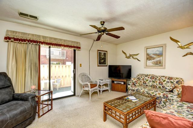 305 21st Ave S Apt 115, Myrtle Beach, SC 29577