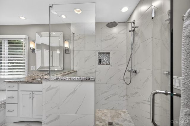 9896 Softspring Drive, Sharonville, OH 45241