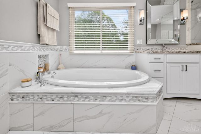 9896 Softspring Drive, Sharonville, OH 45241