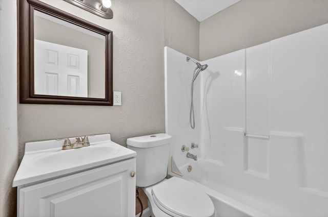 1119 E Cantey Street, Fort Worth, TX 76104