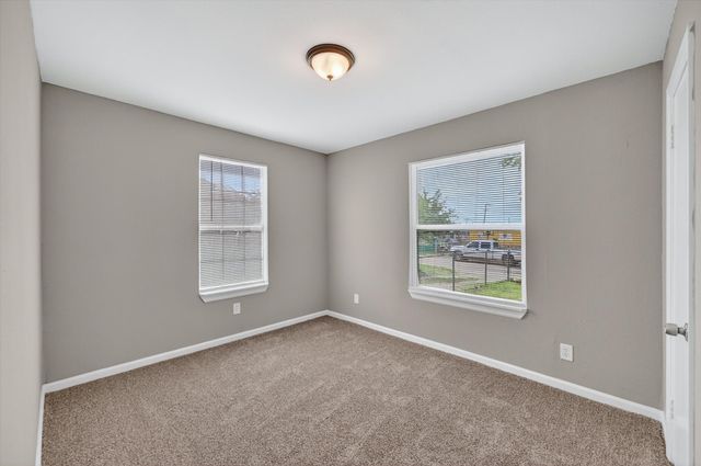 1119 E Cantey Street, Fort Worth, TX 76104