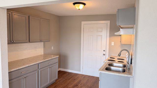 1119 E Cantey Street, Fort Worth, TX 76104