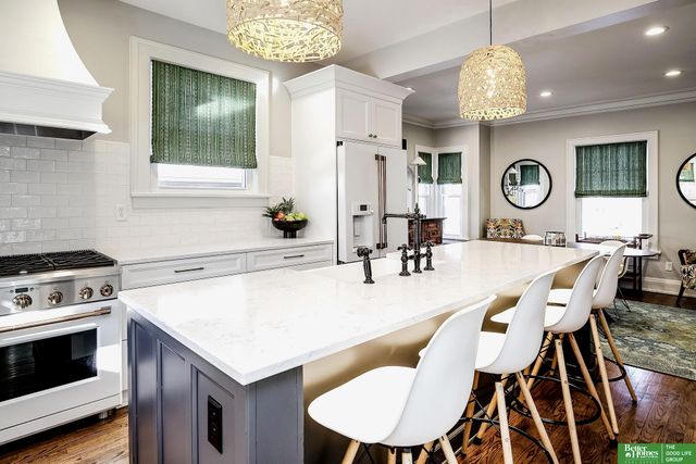 5223 Jones Street, Omaha, NE 68106