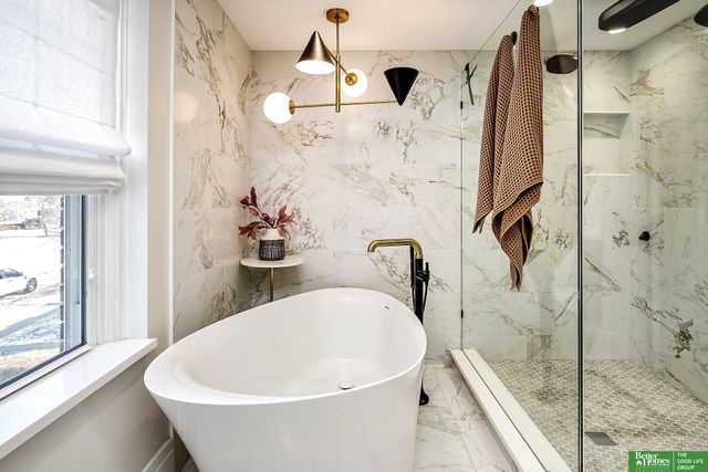 5223 Jones Street, Omaha, NE 68106