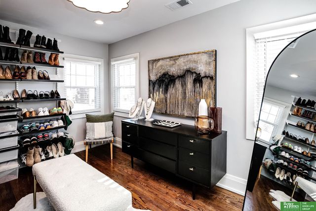 5223 Jones Street, Omaha, NE 68106