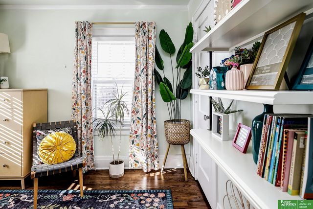 5223 Jones Street, Omaha, NE 68106