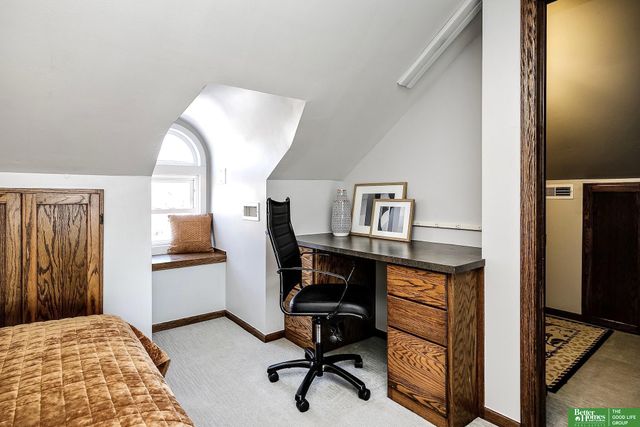 5223 Jones Street, Omaha, NE 68106