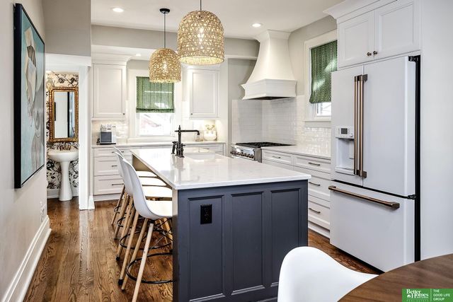 5223 Jones Street, Omaha, NE 68106