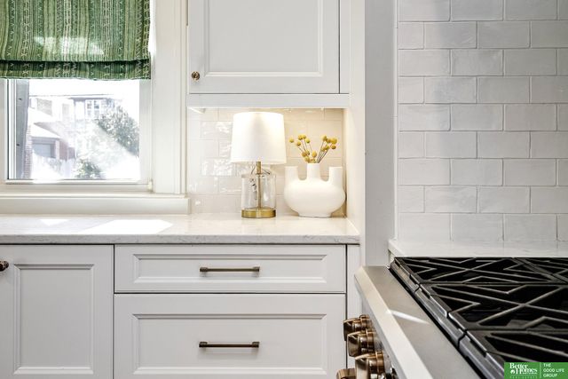 5223 Jones Street, Omaha, NE 68106