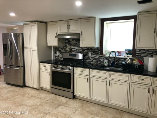 2441 Avenue A, Schenectady, NY 12308