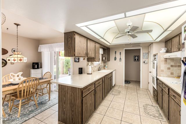 10422 W ROUNDELAY Circle, Sun City, AZ 85351